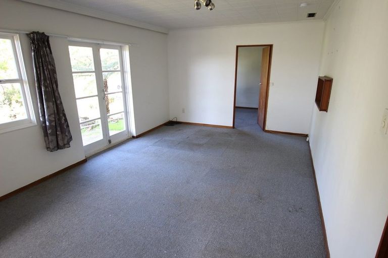 Photo of property in 40 West Lynn Road, Titirangi, Auckland, 0604