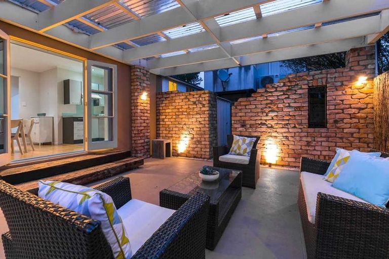 Photo of property in 456 Beach Road, Murrays Bay, Auckland, 0630