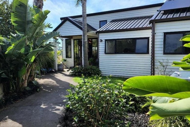 Photo of property in 5 Butlers Lane, Oakura, 4314