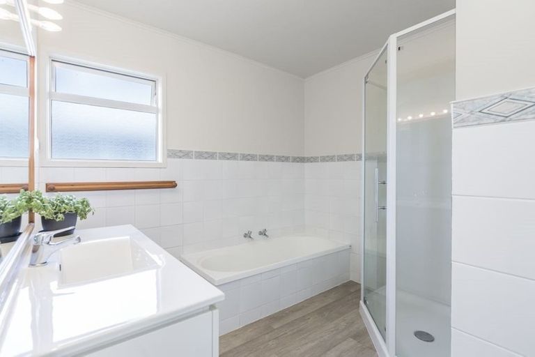 Photo of property in 93 Ladies Mile, Manly, Whangaparaoa, 0930