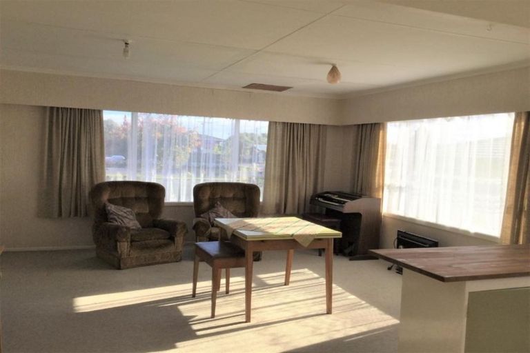 Photo of property in 221 Mangorei Road, Merrilands, New Plymouth, 4312