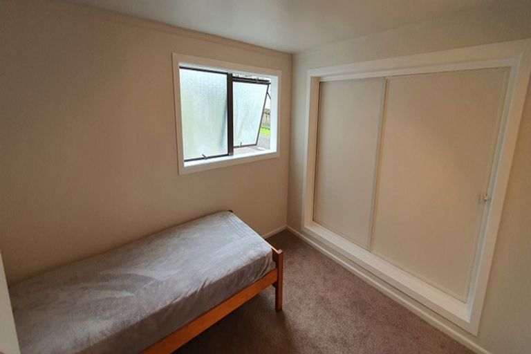 Photo of property in 2/46 Sunnynook Road, Sunnynook, Auckland, 0620