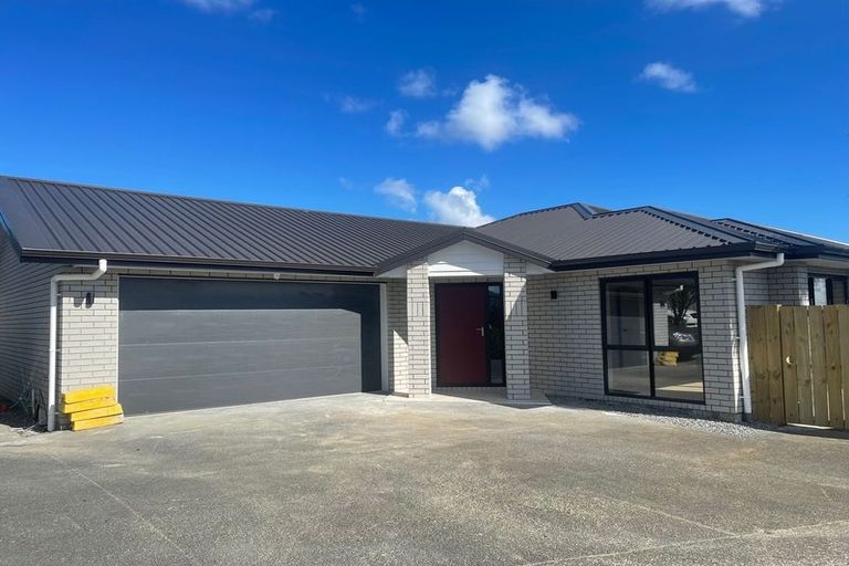 Photo of property in 28 Arrowsmith Drive, Clover Park, Auckland, 2019