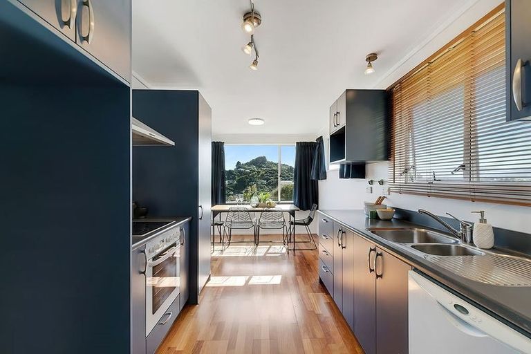 Photo of property in 14 Hicks Close, Whitby, Porirua, 5024