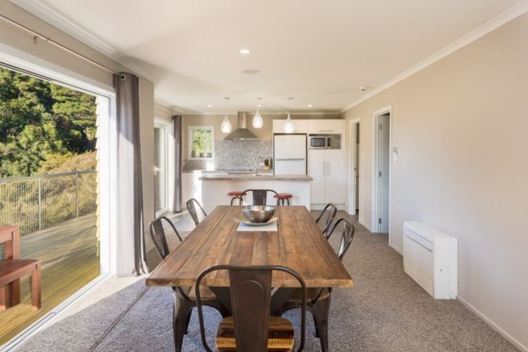 Photo of property in 28 Brough Place, Ngakuta Bay, Picton, 7281