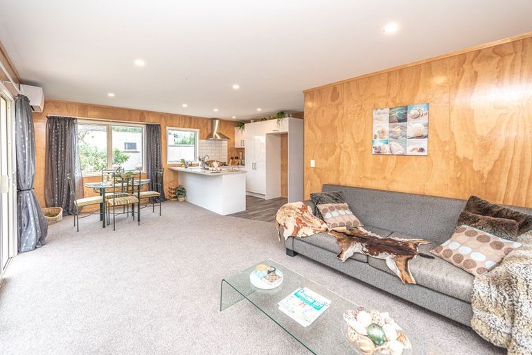 Photo of property in 23 Boyd Avenue, Mangere Bridge, Auckland, 2022