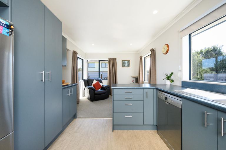 Photo of property in 32 Somerset Crescent, Highbury, Palmerston North, 4412