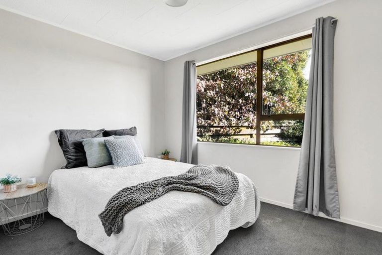 Photo of property in 12 Villa Place, Bell Block, New Plymouth, 4312