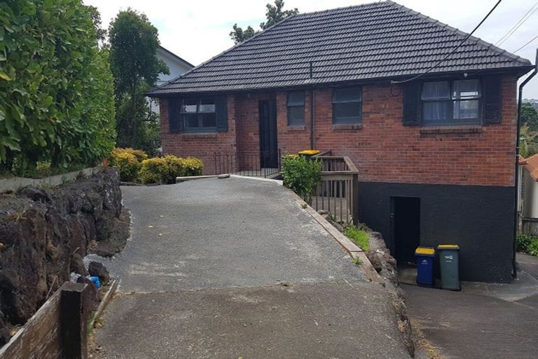 Photo of property in 44 Exmouth Road, Northcote, Auckland, 0627