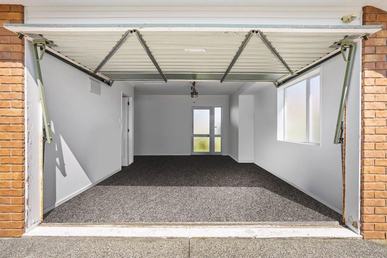 Photo of property in 2/10 Ross Crescent, Orewa, 0931