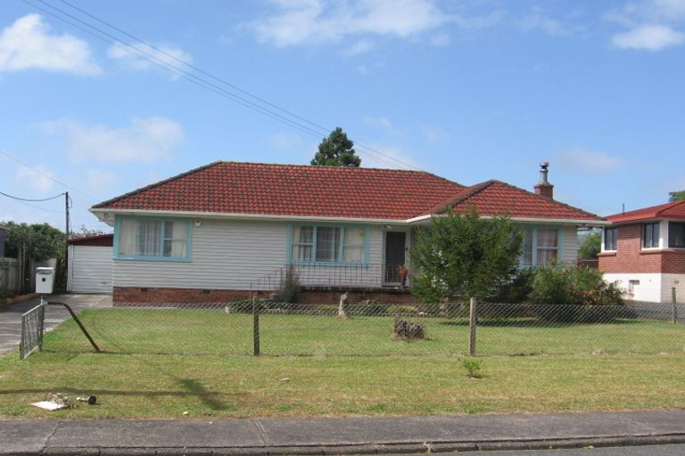 Photo of property in 8 Bamboo Grove, Kelston, Auckland, 0602