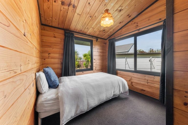 Photo of property in 2 Desmond Place, Bell Block, New Plymouth, 4312