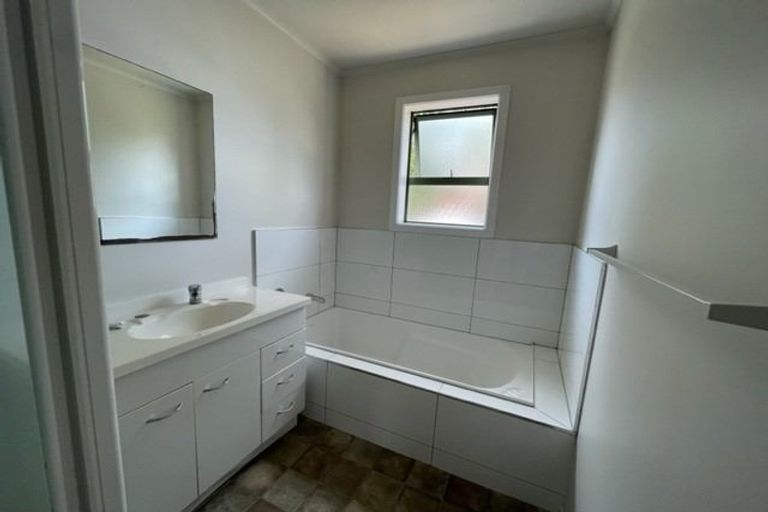 Photo of property in 2/73a Russell Road, Manurewa, Auckland, 2102