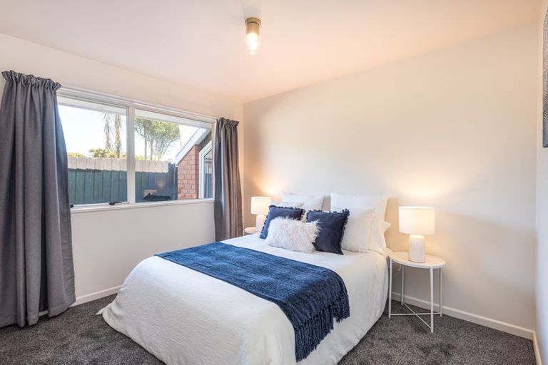 Photo of property in 2/116 Yaldhurst Road, Sockburn, Christchurch, 8042