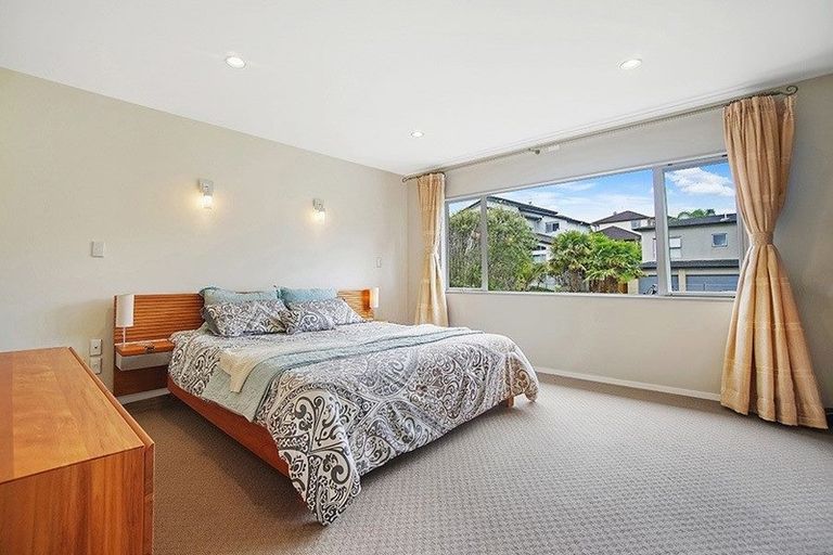 Photo of property in 2 Hawkdun Drive, Flat Bush, Auckland, 2016