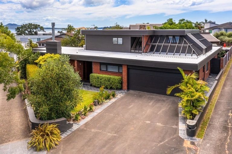 Photo of property in 17 Clyside Avenue, Half Moon Bay, Auckland, 2012