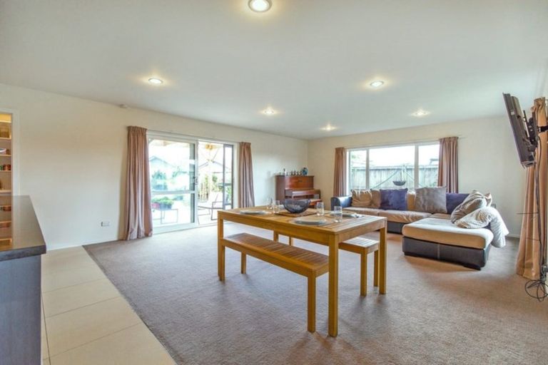 Photo of property in 5 Piwakawaka Court, Rototuna North, Hamilton, 3210