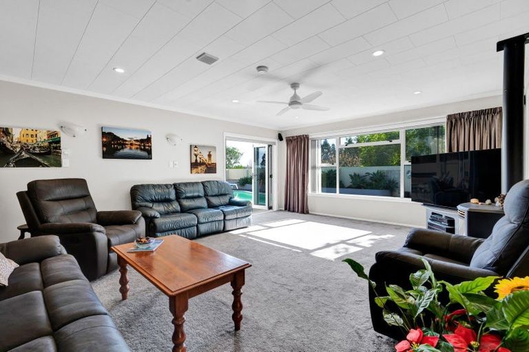 Photo of property in 120 Paraite Road, Paraite, New Plymouth, 4373