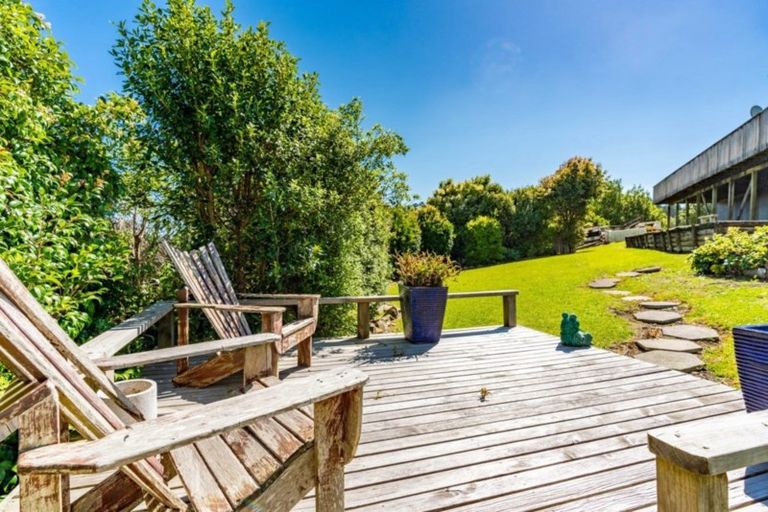 Photo of property in 18 Marohemo Road, Maungaturoto, 0583