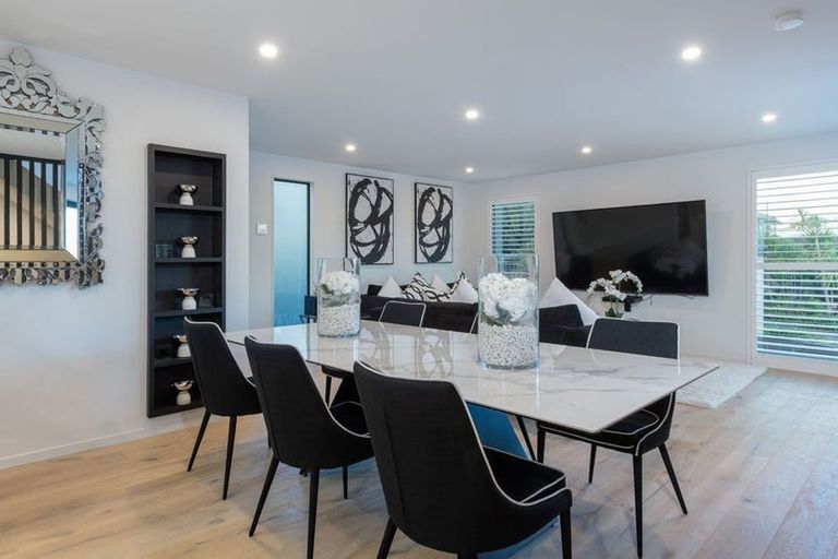 Photo of property in 18a Marama Street, Castor Bay, Auckland, 0620