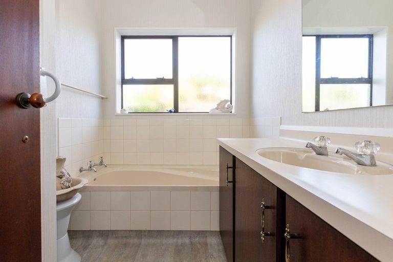 Photo of property in 2/64 Guppy Road, Greenmeadows, Napier, 4112