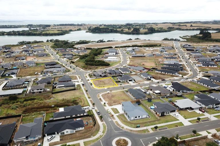 Photo of property in 6 Dame Nganeko Drive, Glenbrook, 2681