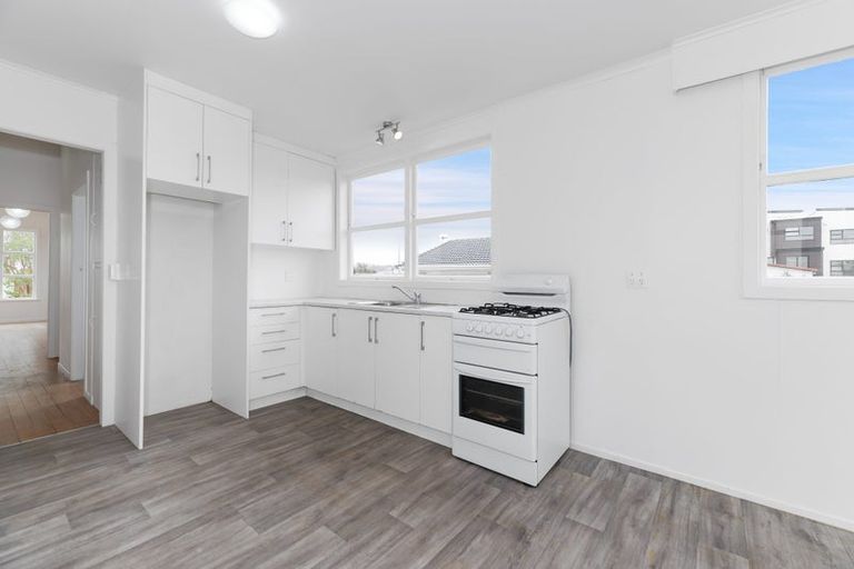 Photo of property in 3147 Great North Road, New Lynn, Auckland, 0600