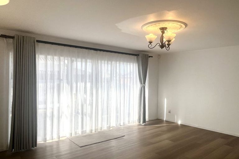 Photo of property in 10 Wiseley Road, Hobsonville, Auckland, 0618