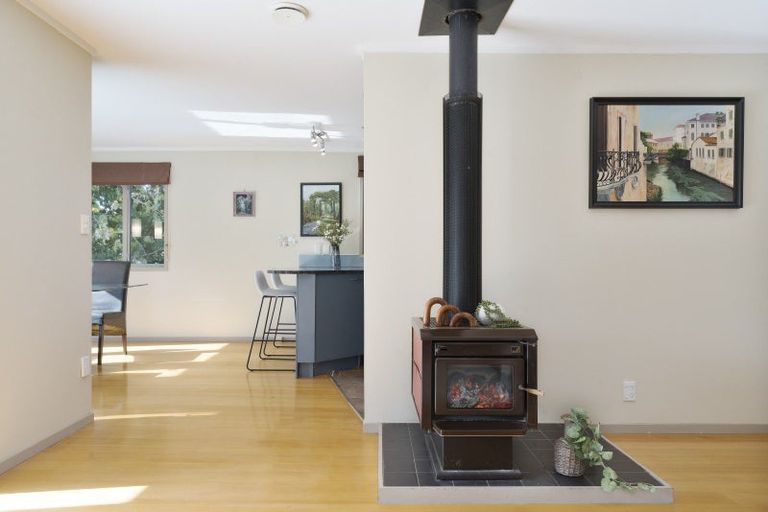 Photo of property in 23 Glencoe Road, Browns Bay, Auckland, 0630