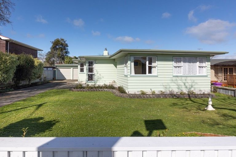 Photo of property in 8 Park Road, West End, Palmerston North, 4412