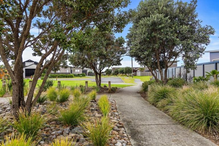 Photo of property in 15 Te Mana Street, Omaha, 0986