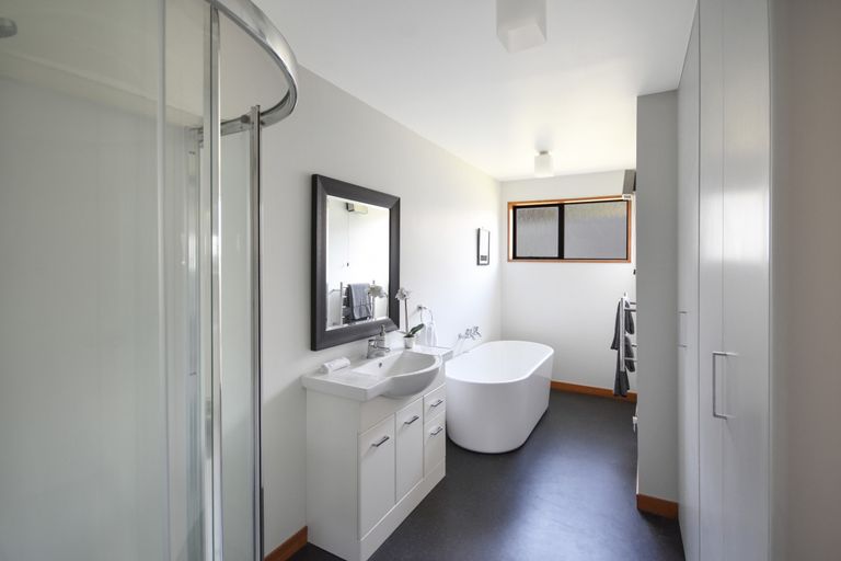 Photo of property in 28 Coolock Crescent, Waverley, Dunedin, 9013