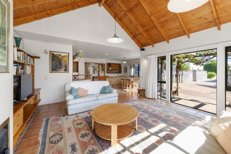 Photo of property in 40a St Michaels Avenue, Point Chevalier, Auckland, 1022