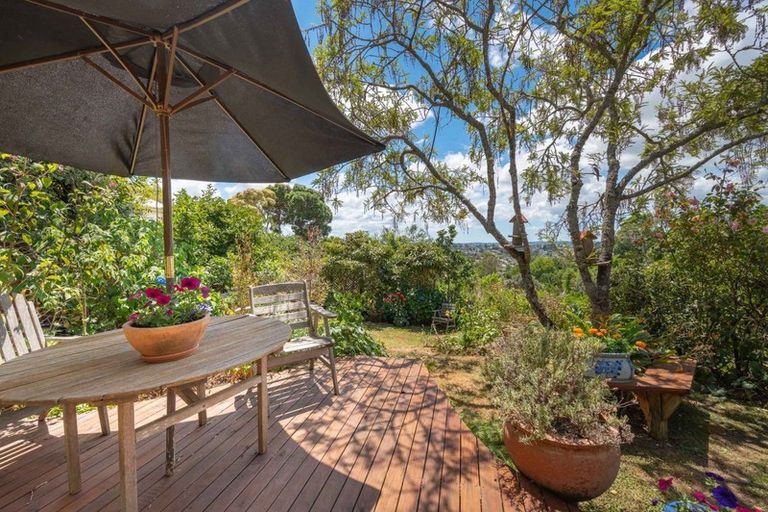 Photo of property in 275 Don Buck Road, Massey, Auckland, 0614