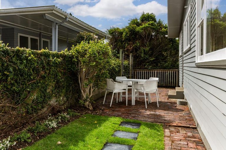 Photo of property in 36 Silverbirch Grove, Churton Park, Wellington, 6037