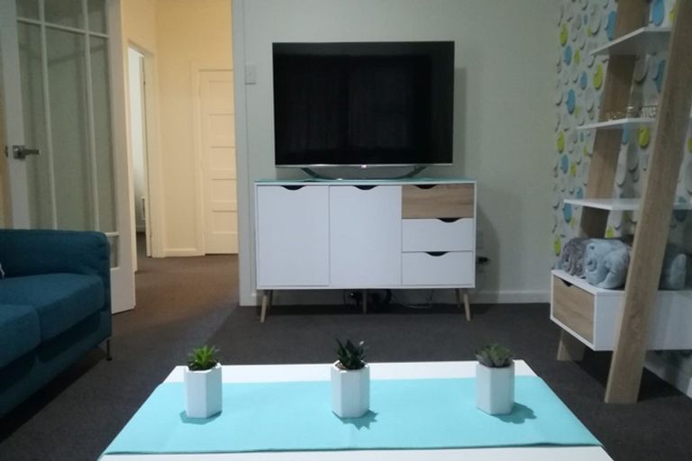 Photo of property in 74-76 Te Awe Awe Street, Hokowhitu, Palmerston North, 4410