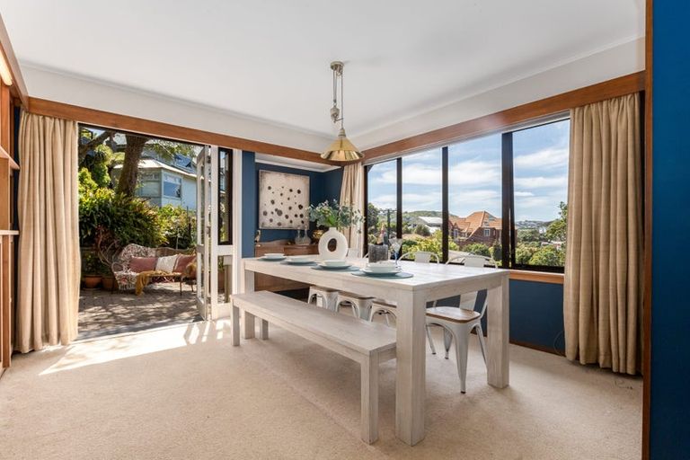 Photo of property in 31 Wadestown Road, Wadestown, Wellington, 6012