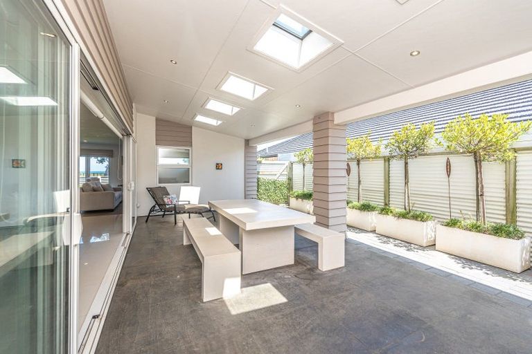 Photo of property in 16 Egmont Street, Patea, 4520