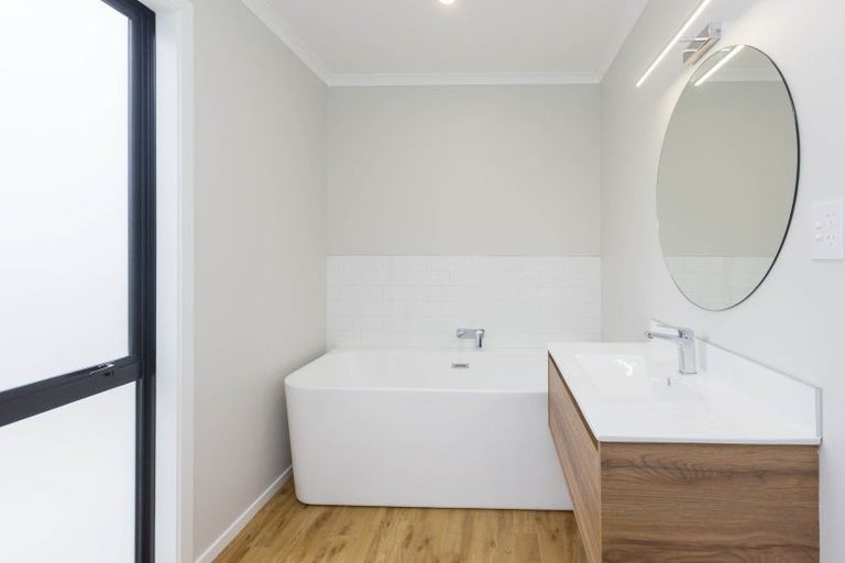 Photo of property in 1 Cynisca Crescent, Wallaceville, Upper Hutt, 5018