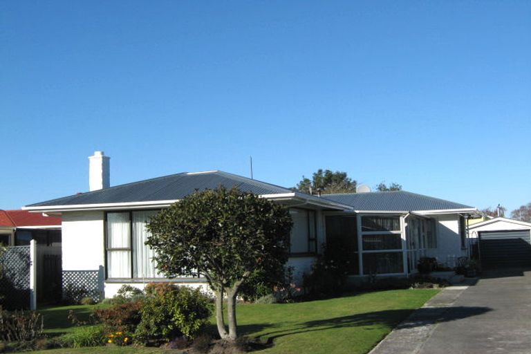 Photo of property in 15 Roswell Place, Islington, Christchurch, 8042