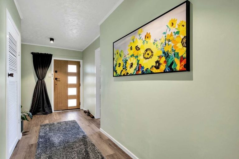 Photo of property in 37 Kawaha Point Road, Fairy Springs, Rotorua, 3015