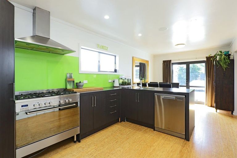 Photo of property in 61 Seddon Crescent, Marewa, Napier, 4110