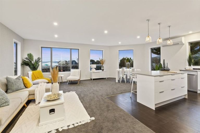 Photo of property in 87 Saint Andrews Road, Plimmerton, Porirua, 5026