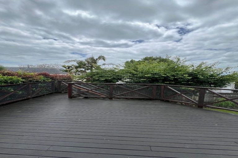 Photo of property in 68 Beach Road, Mellons Bay, Auckland, 2014