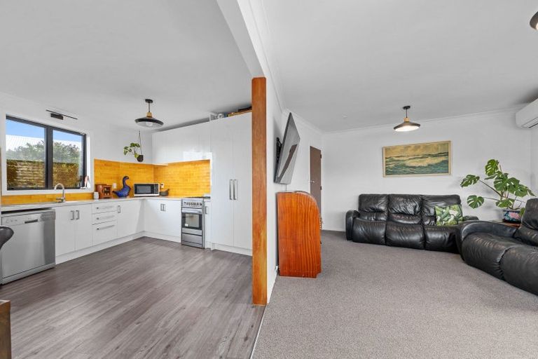 Photo of property in 60 Pinedale Crescent, Riversdale Beach, Masterton, 5872