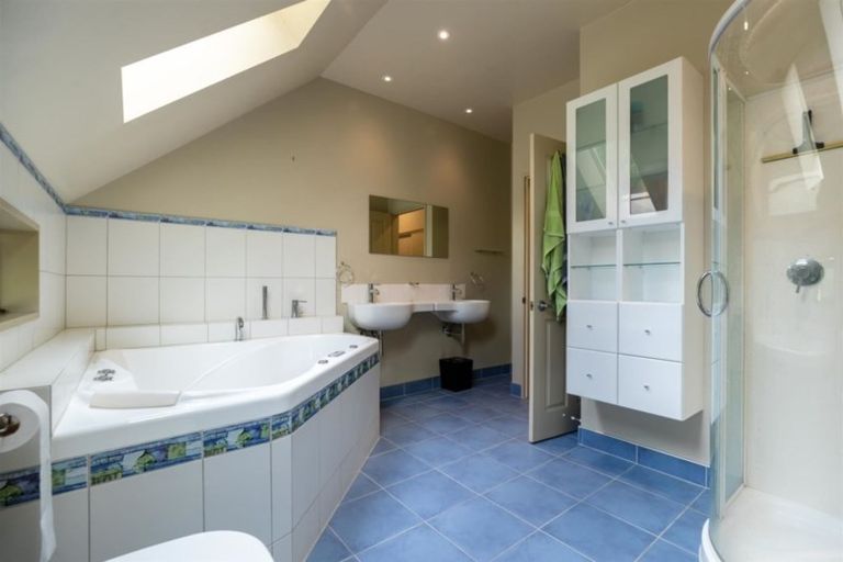 Photo of property in 74 Bills Way, Wanaka, 9305