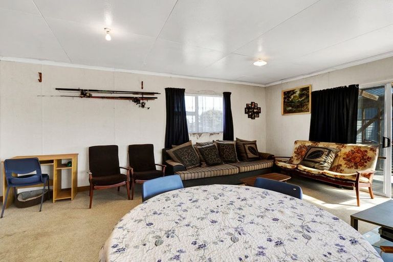 Photo of property in 6 Kawei Road, Ohawe, Hawera, 4671