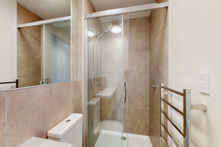 Photo of property in 4/67 Tiketike Way, Brooklyn, Wellington, 6021