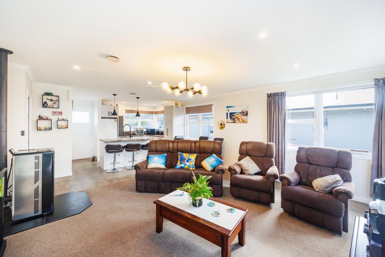 Photo of property in 33 Highbury Avenue, Highbury, Palmerston North, 4412