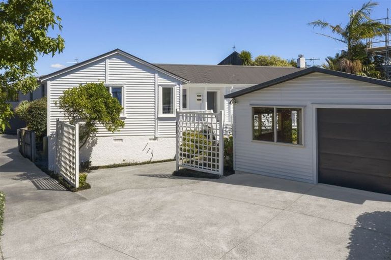 Photo of property in 275 Lake Road, Belmont, Auckland, 0622